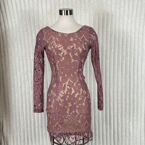 CHARLOTTE RUSSE mauve Lace Overlay Long Sleeve mini dress size XS bodycon